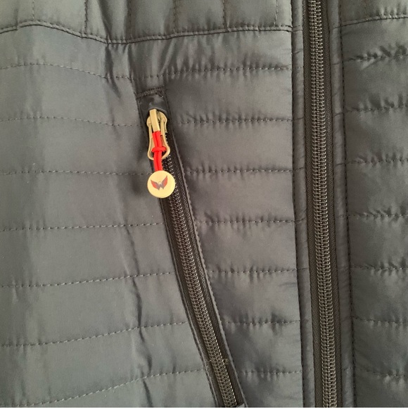 COPY - NWOT WASHINGTON CAPITALS NAVY BLUE VEST - Picture 4 of 10